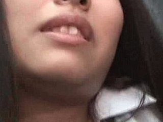 Schoolgirl cư xử thô bạo trong thang máy Phần 2