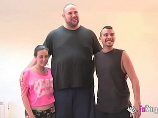 Seorang remaja, yang GIANT dan batang besar! lucah Rakyat di FAKings!