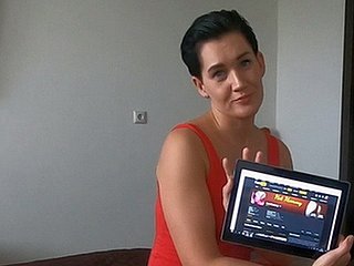 Ibu menemukan browser history anak tiri dan menunjukkan apa creampie adalah