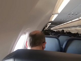 Công Airplane Blowjob