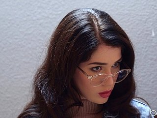 فاتنة - مراقبة المشاركين: الجزء 1 2 - خطر أبيلا