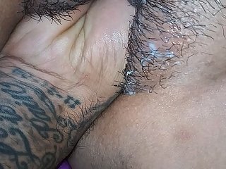 秒妻が拳