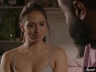 Busty ملیف نے بڑے سیاہ لنڈ کے ذریعہ سخت گولہ باری کی