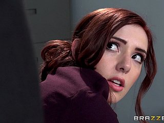 Redhead bebek ofis içinde büyük bir unearth hardcore sürüyor