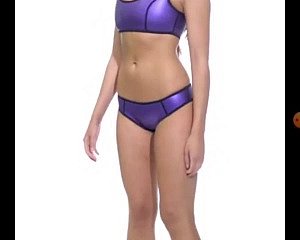Seksi bikini denemeleri