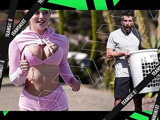 Teamskeet - في سن المراهقة الشغوفة في زيوت جوارب طويلة وترتد الحمار العصير الكثيف على قمة الديك الضخم