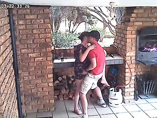 Spycam: CC TV Self phục vụ Cặp vợ chồng đụ trên hiên trước của Khu bảo tồn thiên nhiên