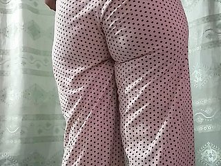卡拉奇可爱的女孩展示hipe