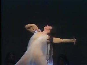 Essential dance less opera