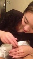 Koreańska dziewczyna bawi się małym żałosnym koreańskim kutasem