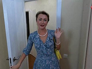 あなたが十分なお金を持っているなら、この熟練した熟女はあなたに彼女の肛門を与えることさえします