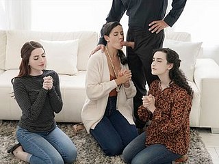FreeUse Milf - Tres hermosas amas de casa están felices de complacer a su marido en cualquier momento y en cualquier lugar