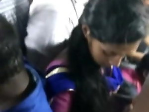 インドのバス模索