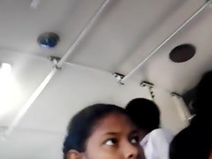 スリランカの学校の女の子パンチラ