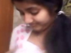 पाकिस्तानी स्कूल लड़की सलमा