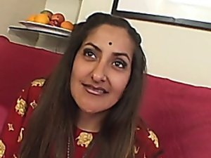 MILF indio crestfallen boscage grandes tetas naturales y gran culo redondo en trío