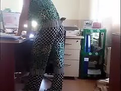 cam ẩn tại thư ký văn phòng,