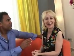 European GILF Nutte fickt BBC