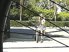 Poco a Cenicienta de unfriendliness parte trasera anal