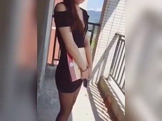 وكيل العقارات الصيني. لعب حقيقي أو لعب الأدوار؟