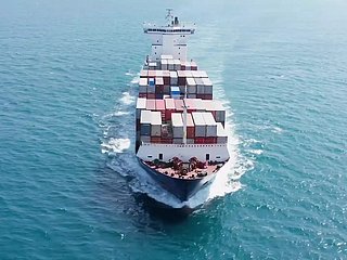 Sự đan xen của gió biển và bí mật, tình yêu không được thỏa mãn! Ai có thể hiểu được nỗi cô đơn khi ở một mình trong căn phòng trống?