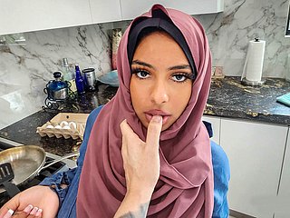 Arab MILF needs forth learn a handful goods