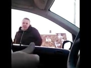 Mature frill cum flasher voiture