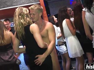 Bandeau Babes lieben hart gefickt