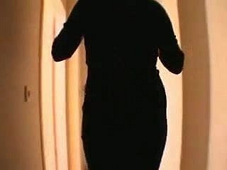 거리에서 젊은 남자 유혹 가슴이 엄마와 그녀의 젠장