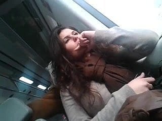 cô gái sừng trên tàu