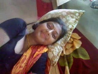pulchritudinous desi bengali boudi with devar crestfallen breast exposed