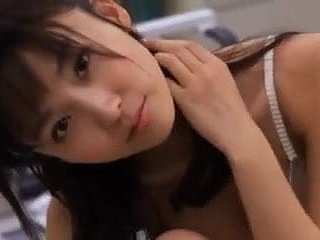twitting bas de lingerie secrétaire asiatique softcore