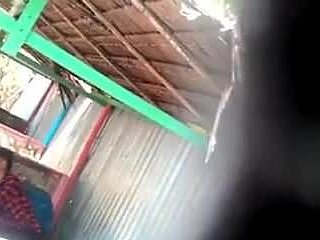 Индонезийская - ngintip jilbaber YG susunya dihisap