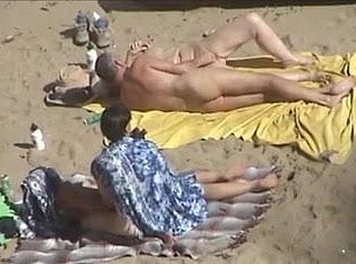 Dois Pares Na Praia
