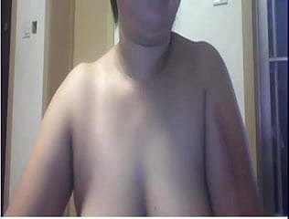 Cully muestra sus grandes tetas