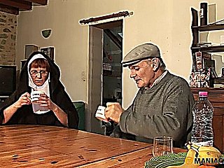Papy Voyeur alte Nonne Zoranal Dp Nonne B